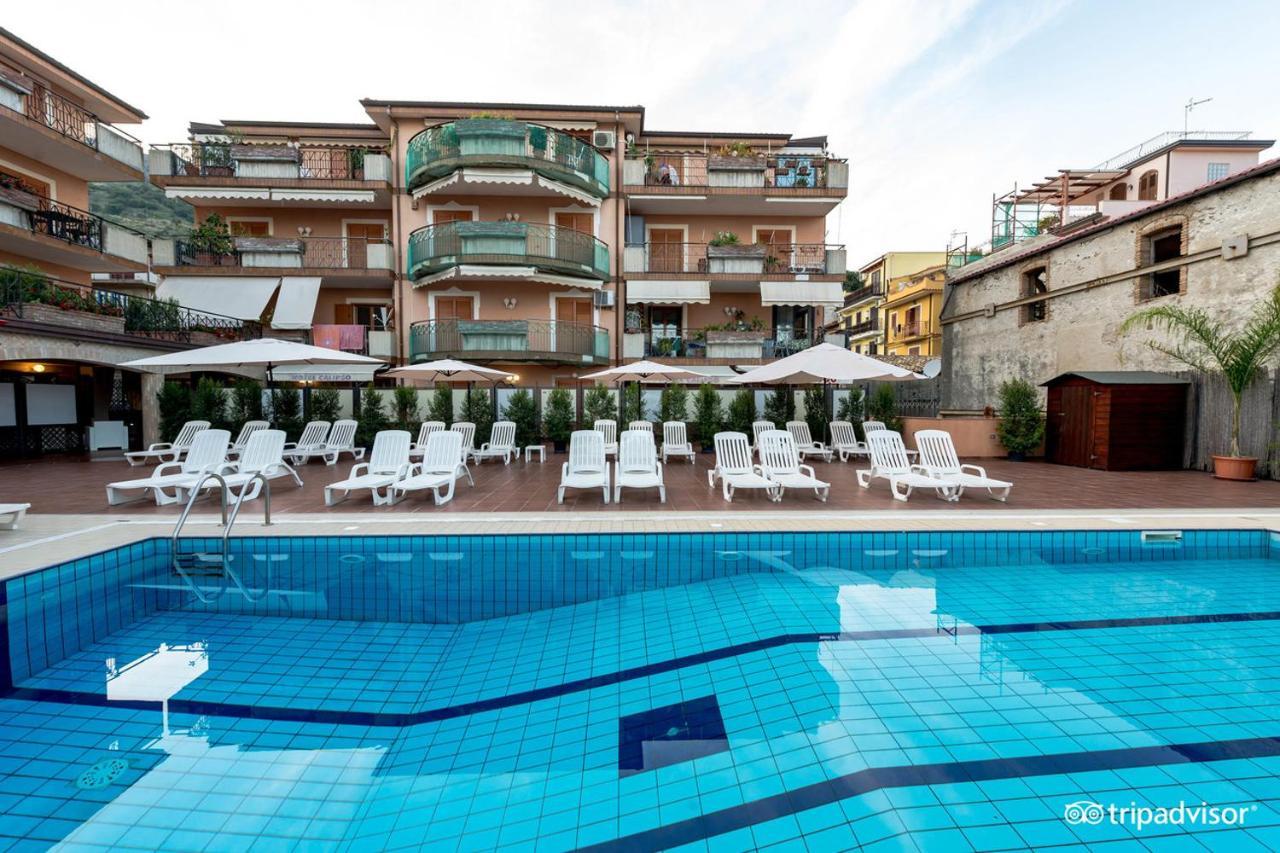 Taormina Hotel Calipso Mazzeo Exterior foto
