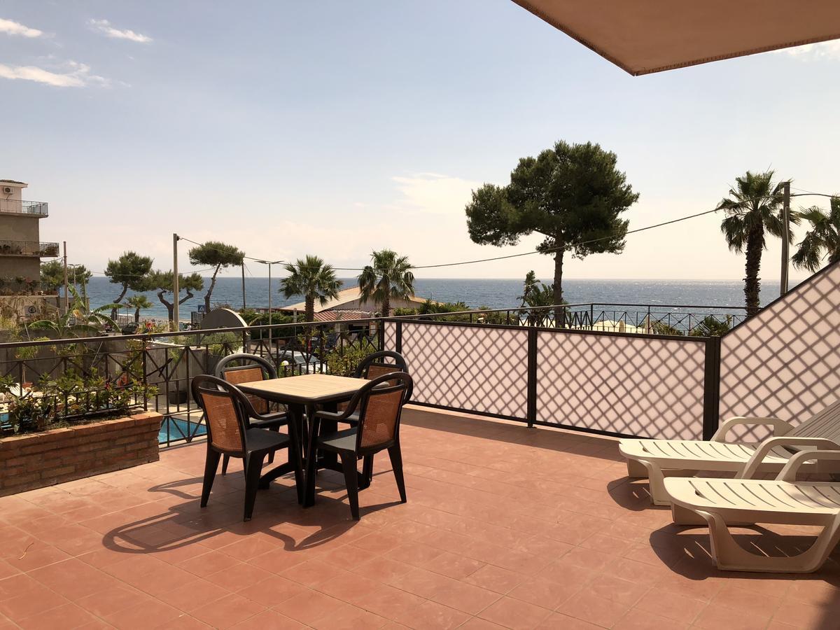 Taormina Hotel Calipso Mazzeo Exterior foto